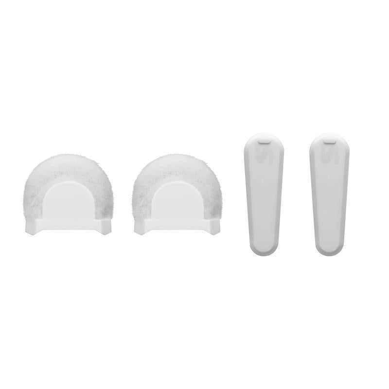 2 WINDSCREENS, 2 CLIPS COVERS,