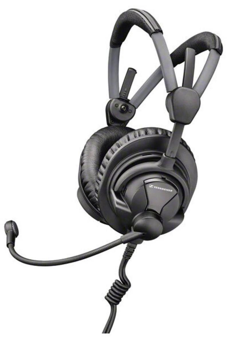 Closed circumaural headset for